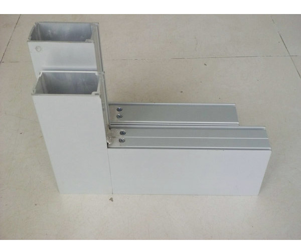 泊车辅助与防碰撞系统